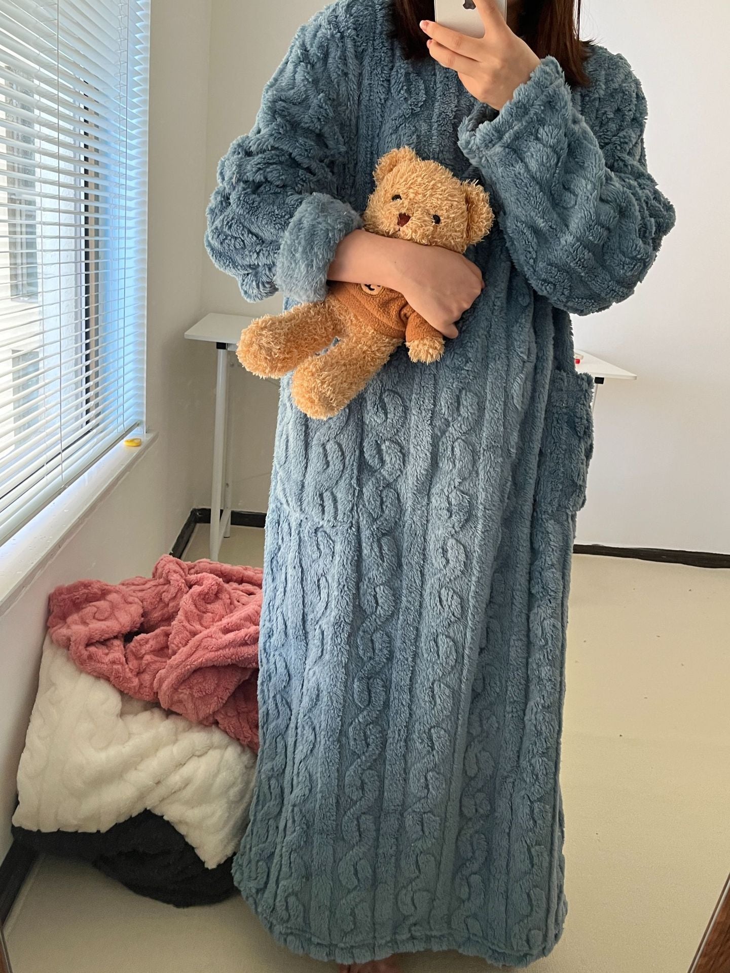 Zimska topla in udobna domača oblačila iz koralnega flisa