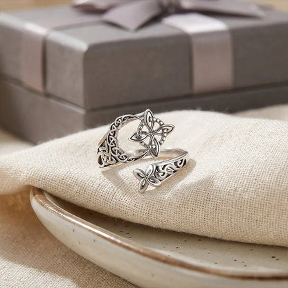 Prstan z odprtim keltskim motivom