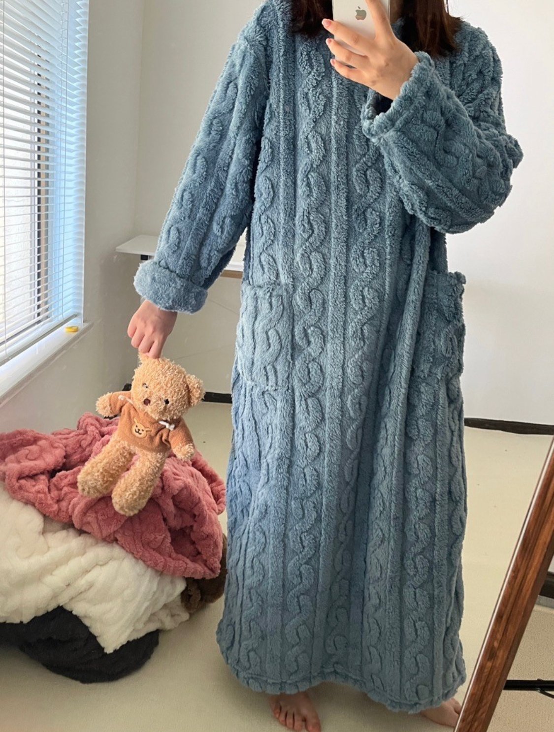 Zimska topla in udobna domača oblačila iz koralnega flisa